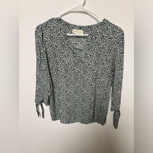 CYNTHIA ROWLEY   SIZE L   SMALL FLORAL BLUE/ WHITE/LIME GREEN RAYON BLOUSE